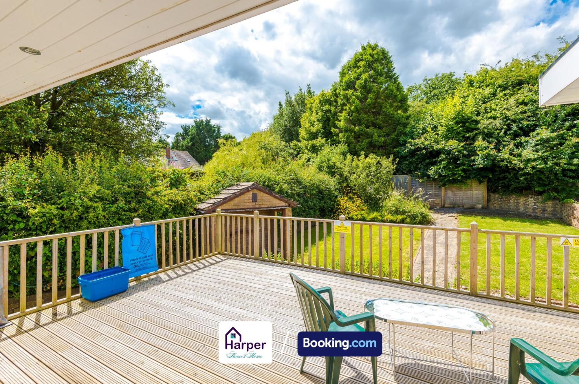 Spacious Detached Bungalow By Harperletting Short Lets & Serviced Accommodation Buckely With Pool Table & Driveway Buckley Exteriör bild