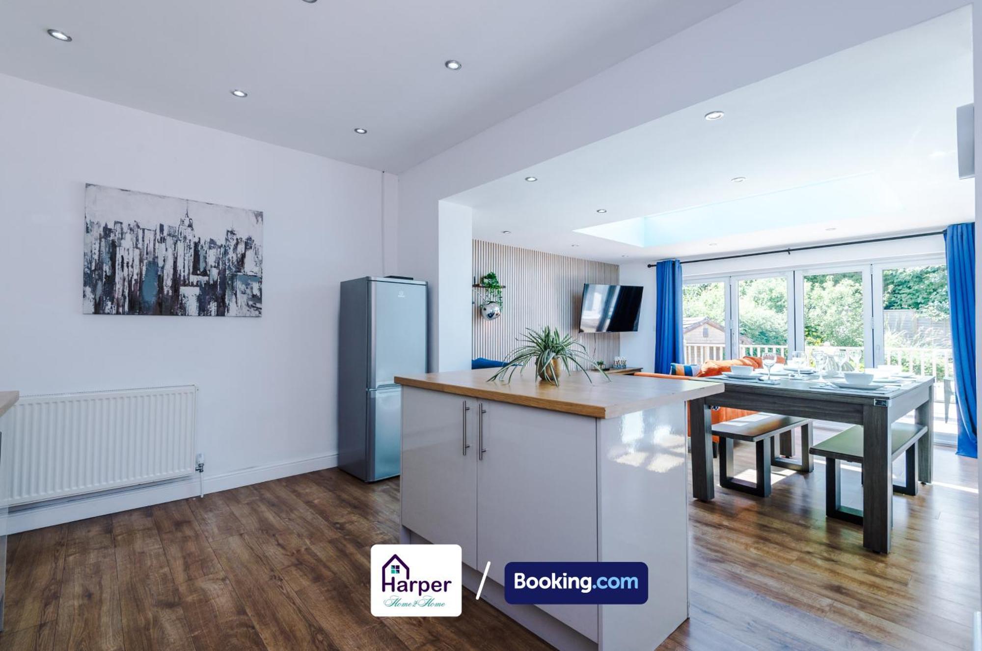 Spacious Detached Bungalow By Harperletting Short Lets & Serviced Accommodation Buckely With Pool Table & Driveway Buckley Exteriör bild