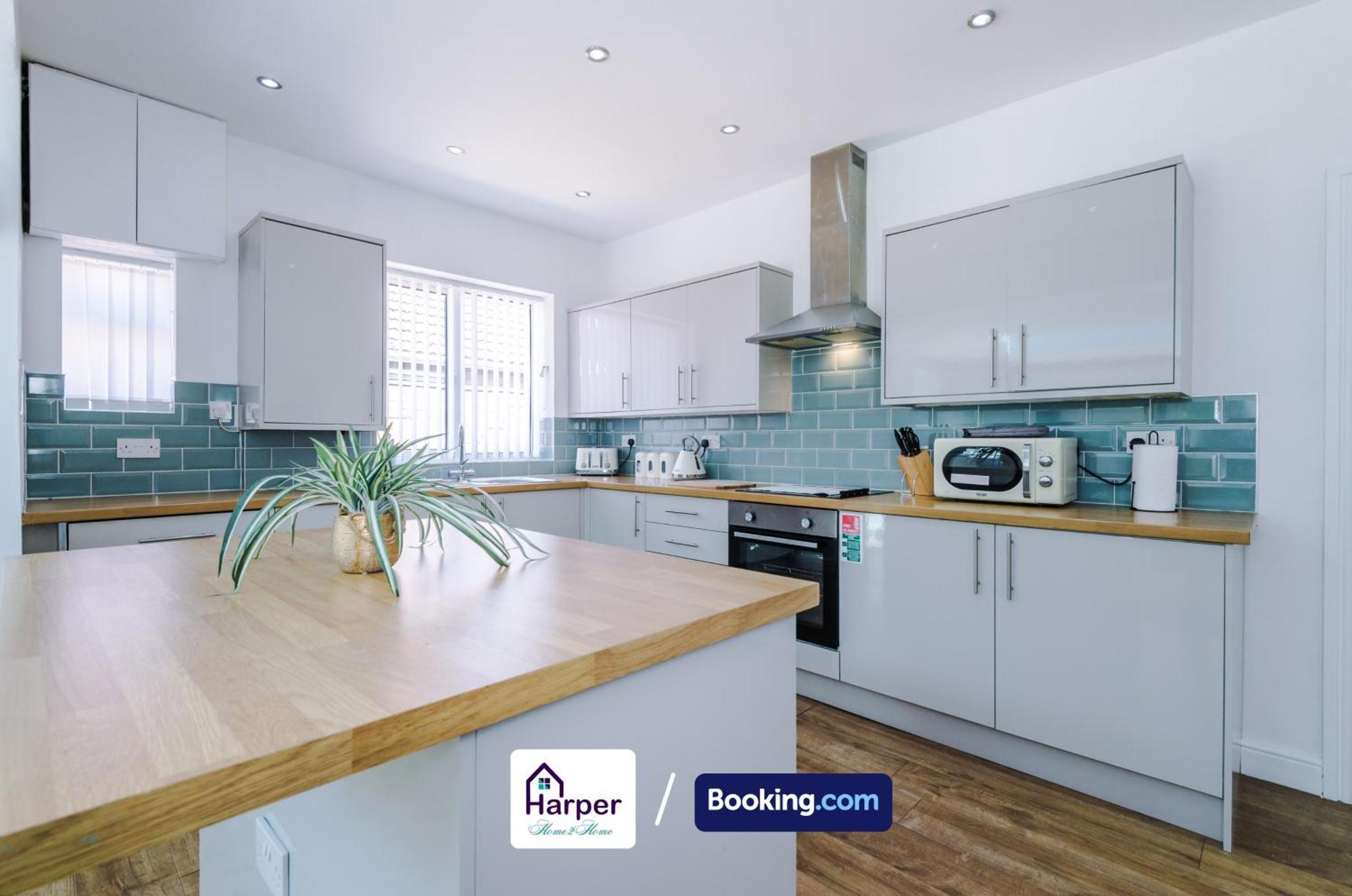 Spacious Detached Bungalow By Harperletting Short Lets & Serviced Accommodation Buckely With Pool Table & Driveway Buckley Exteriör bild
