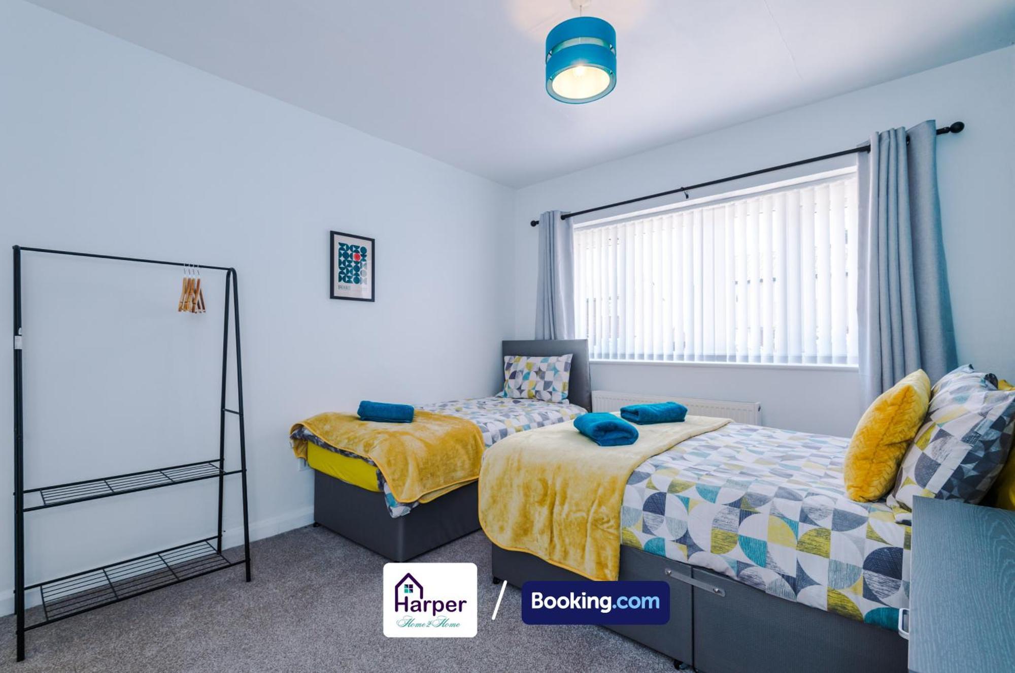 Spacious Detached Bungalow By Harperletting Short Lets & Serviced Accommodation Buckely With Pool Table & Driveway Buckley Exteriör bild