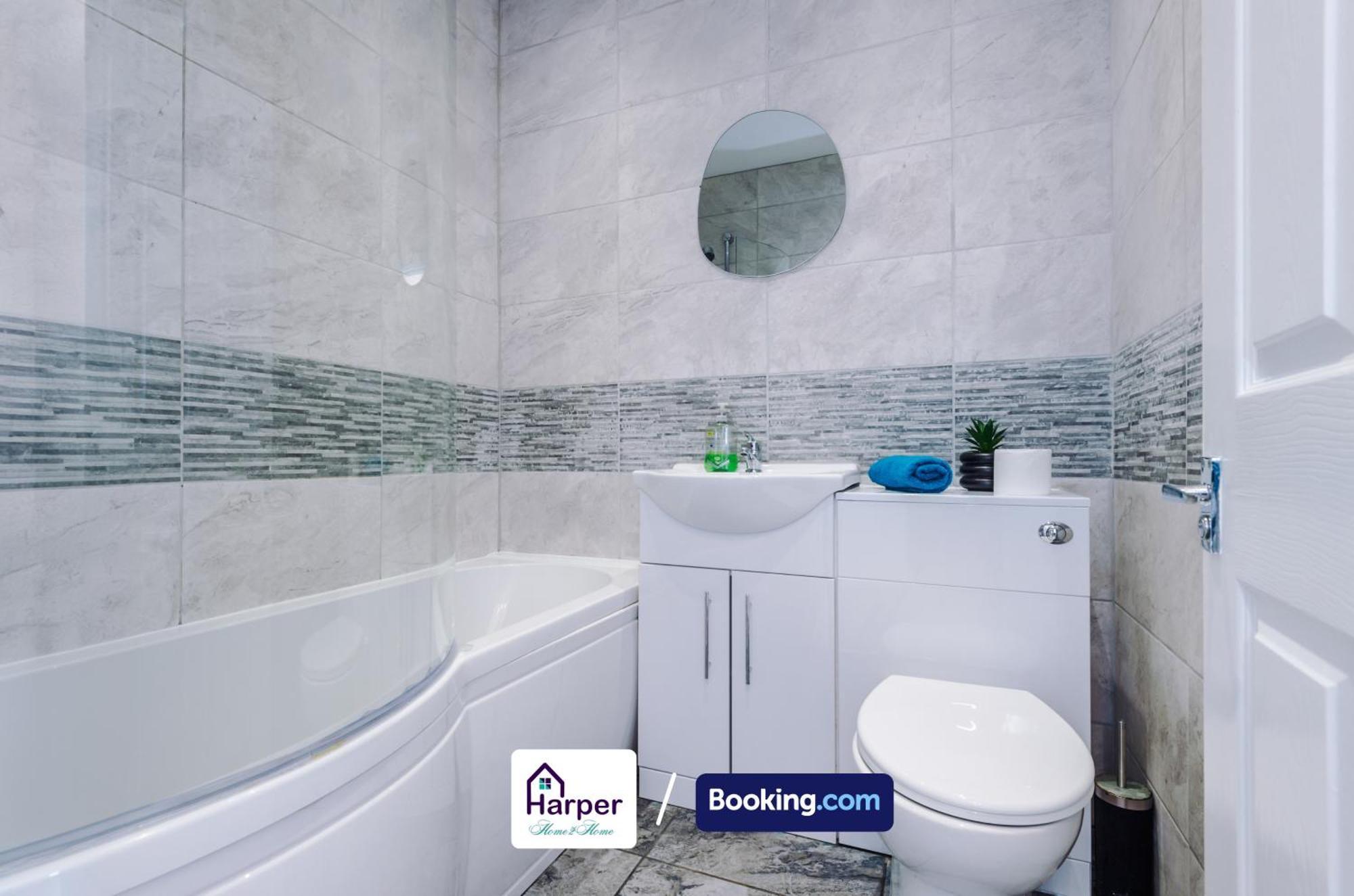 Spacious Detached Bungalow By Harperletting Short Lets & Serviced Accommodation Buckely With Pool Table & Driveway Buckley Exteriör bild
