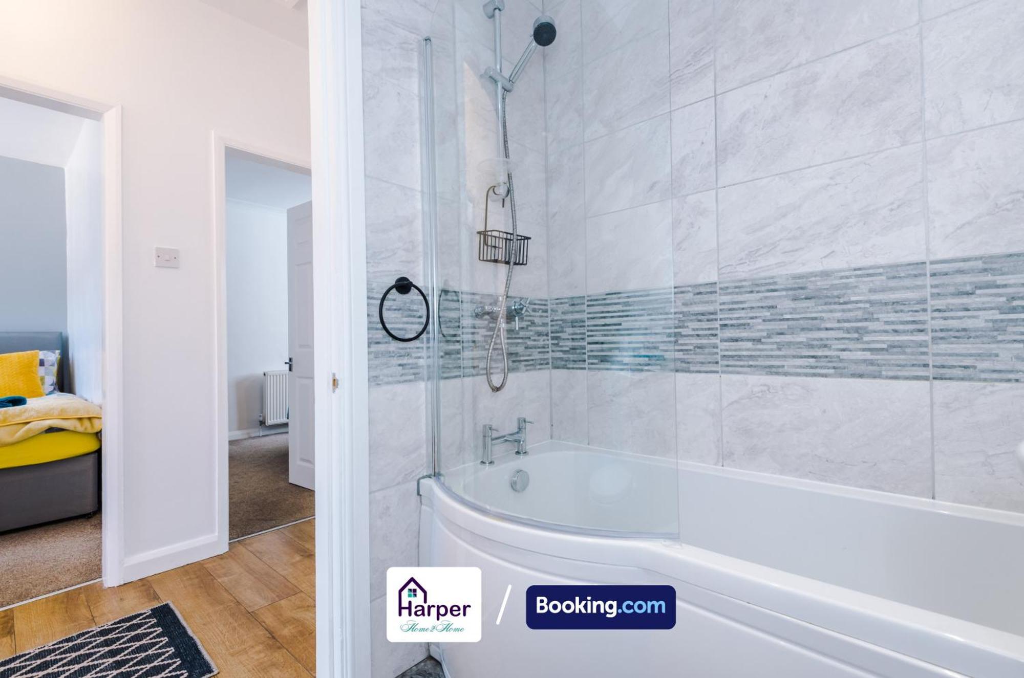 Spacious Detached Bungalow By Harperletting Short Lets & Serviced Accommodation Buckely With Pool Table & Driveway Buckley Exteriör bild