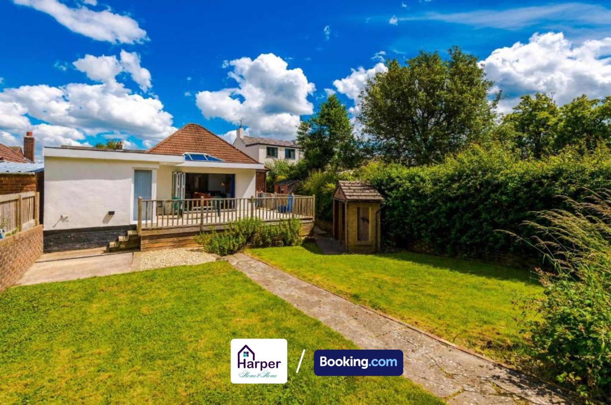 Spacious Detached Bungalow By Harperletting Short Lets & Serviced Accommodation Buckely With Pool Table & Driveway Buckley Exteriör bild